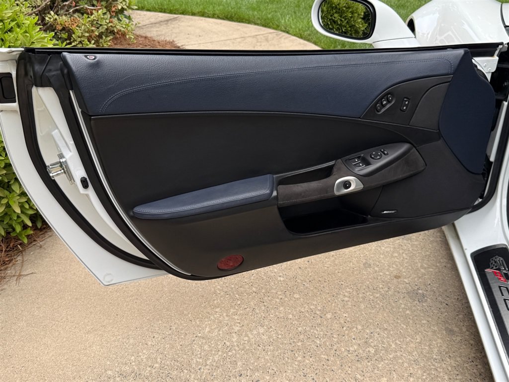 Used 2013 Chevrolet Corvette Grand Sport w/ 4LT Preferred Equipment Group RWD image 37