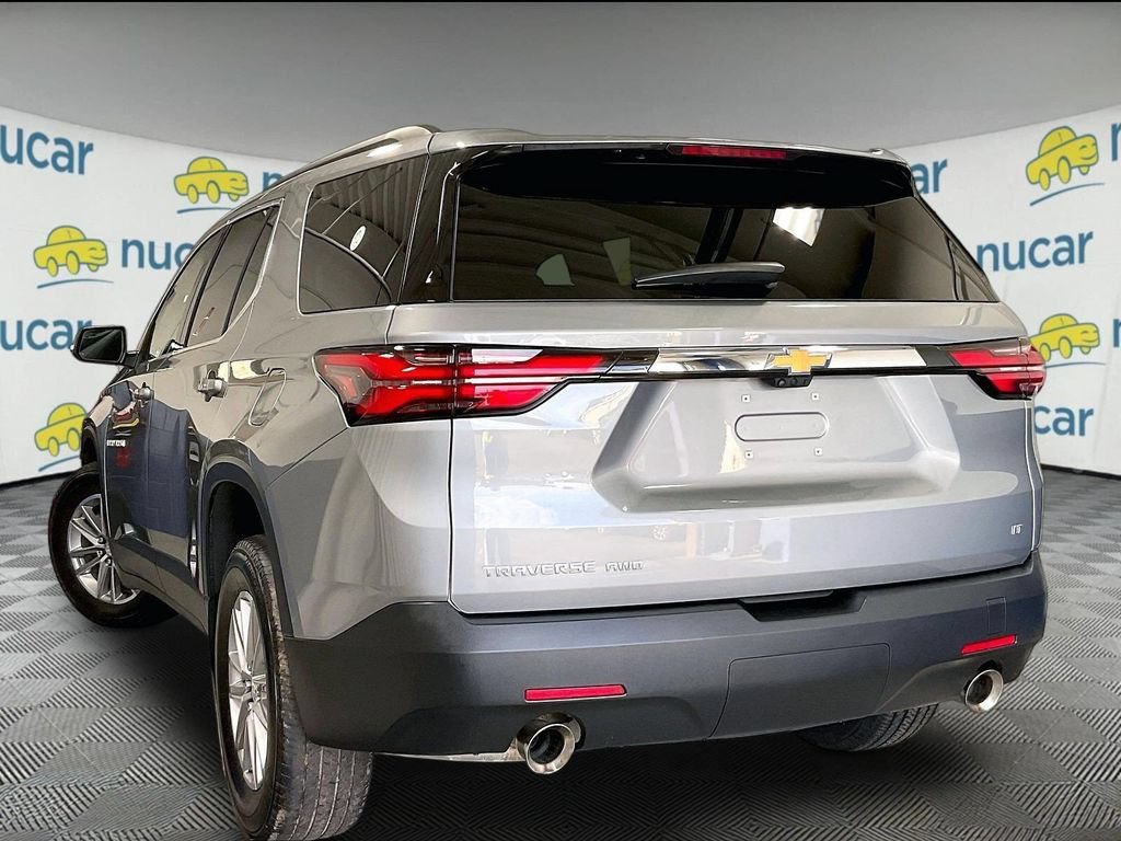 Used 2023 Chevrolet Traverse LT w/ Rear Camera Mirror Package AWD/4WD image 4