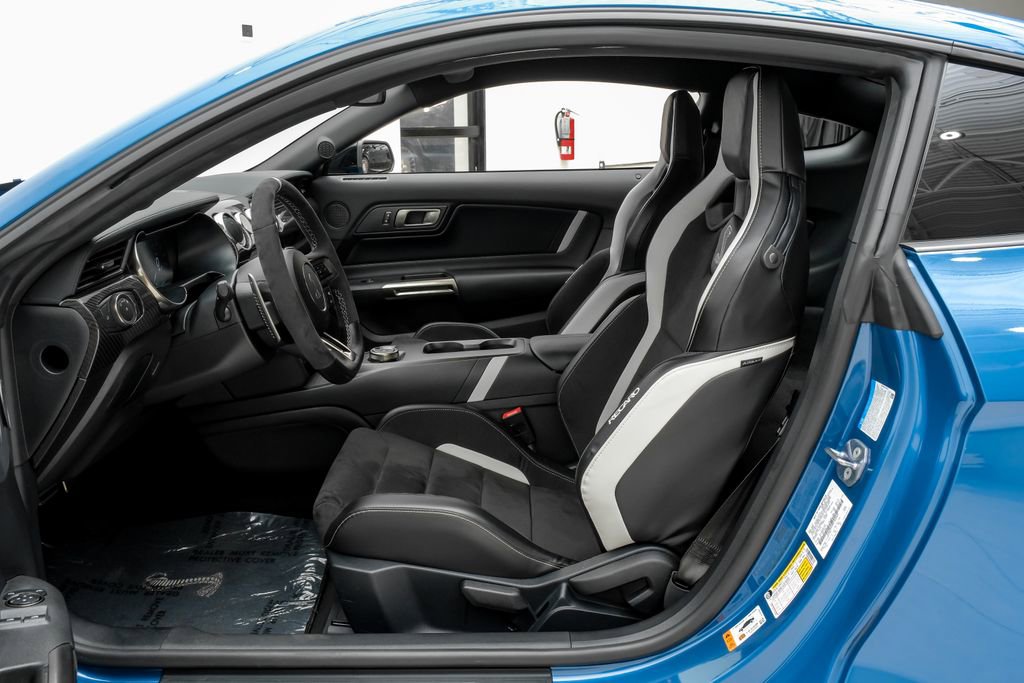 Used 2021 Ford Mustang Shelby GT500 w/ Carbon Fiber Track Pack RWD image 7