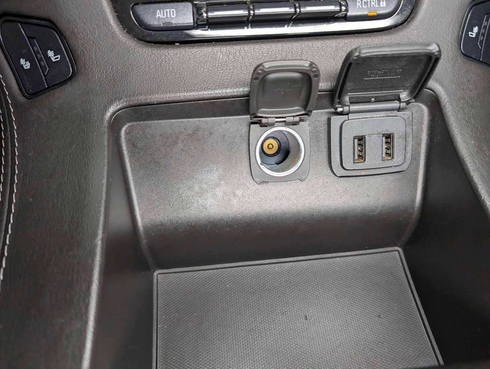 Used 2020 Chevrolet Suburban LT image 32