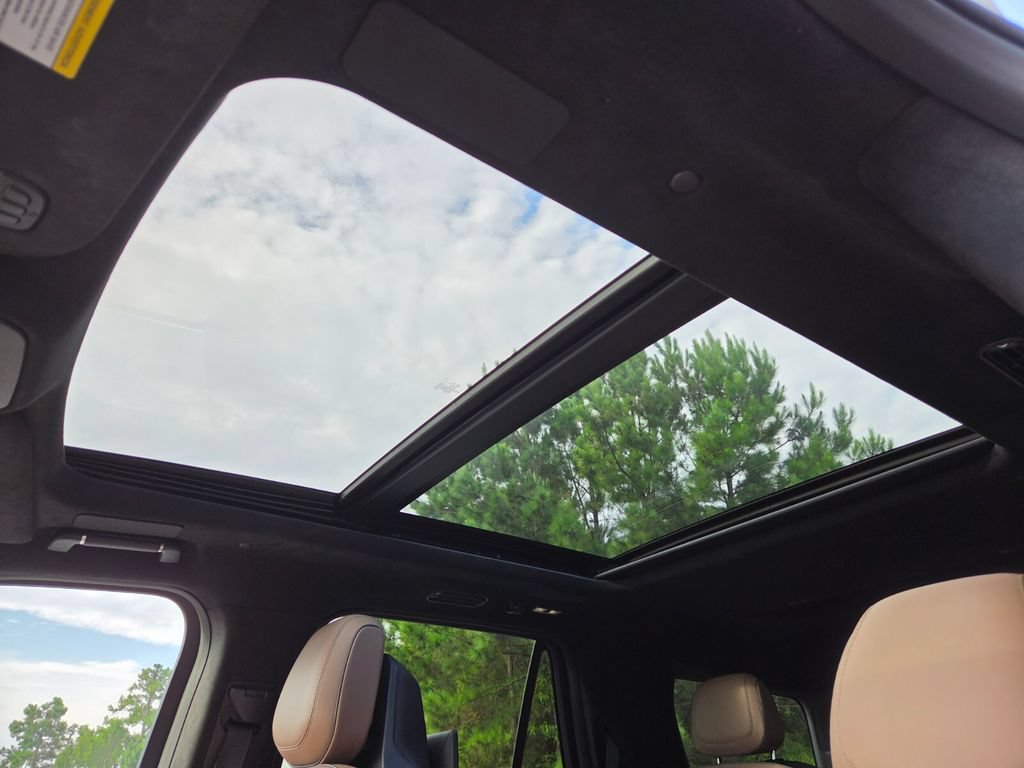 Used 2025 Lincoln Navigator Black Label AWD/4WD image 17