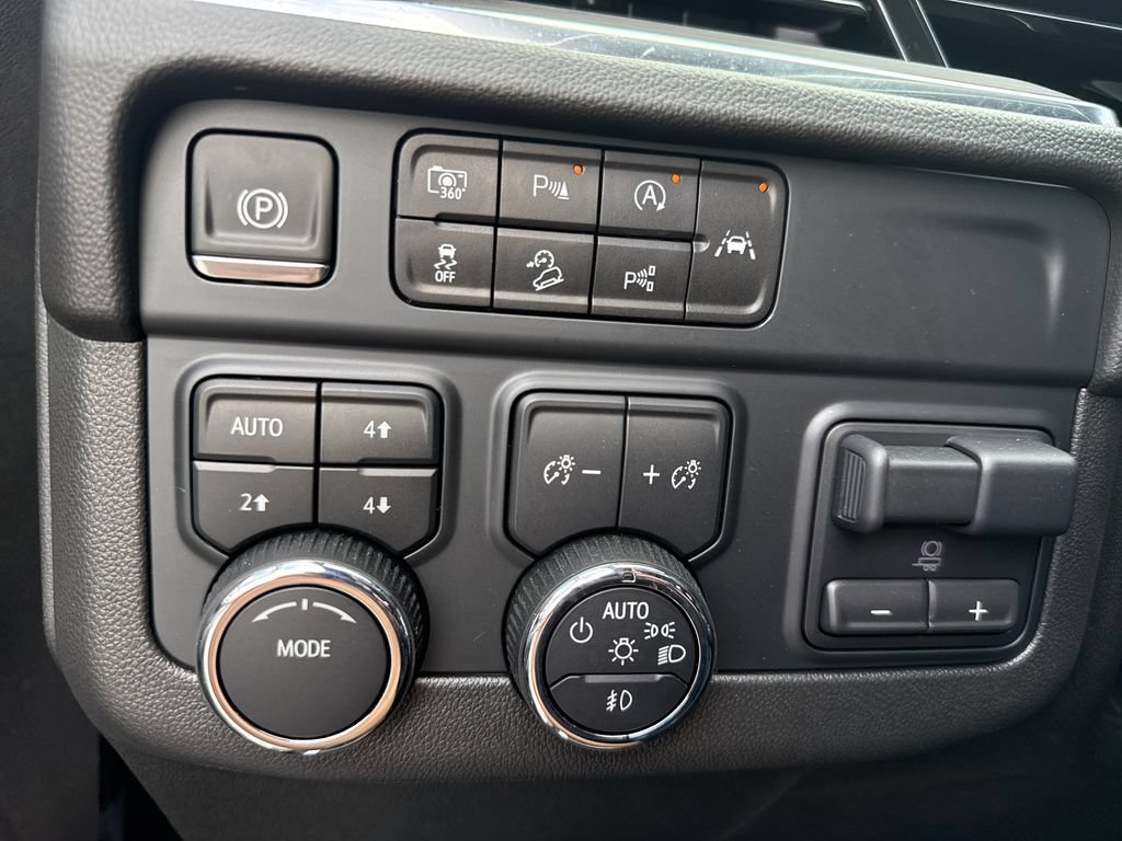 Used 2025 Chevrolet Tahoe Premier w/ Sun And Tow Package AWD/4WD image 24
