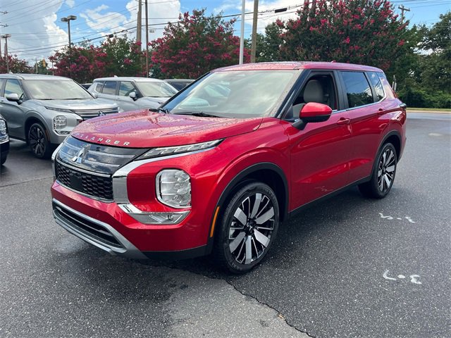 New 2025 Mitsubishi Outlander SE image 7