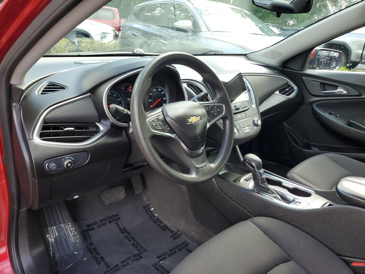Used 2025 Chevrolet Malibu LT FWD image 20