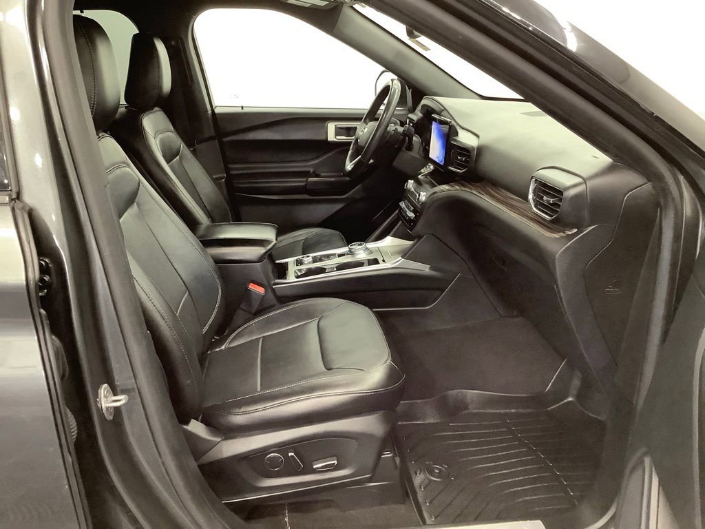 Used 2020 Ford Explorer Limited image 29