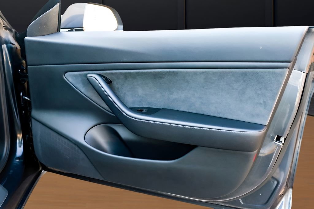 Used 2020 Tesla Model 3 Performance image 23