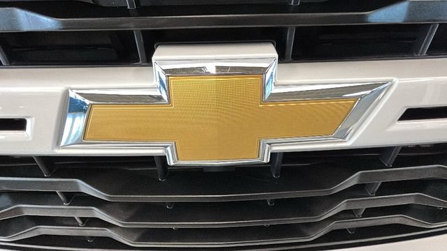 Used 2024 Chevrolet Silverado 2500 Custom w/ Custom Value Package AWD/4WD image 8
