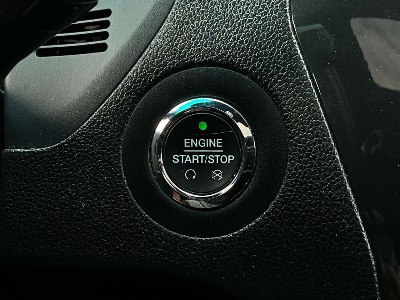 Used 2017 Ford Explorer XLT w/ Equipment Group 202A image 30