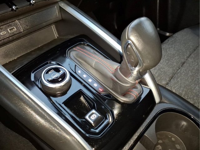 Used 2023 Chevrolet Colorado Z71 w/ Z71 Convenience Package 2 AWD/4WD image 22