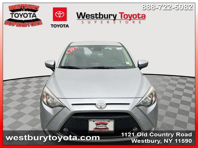 Used 2019 Toyota Yaris LE FWD image 3