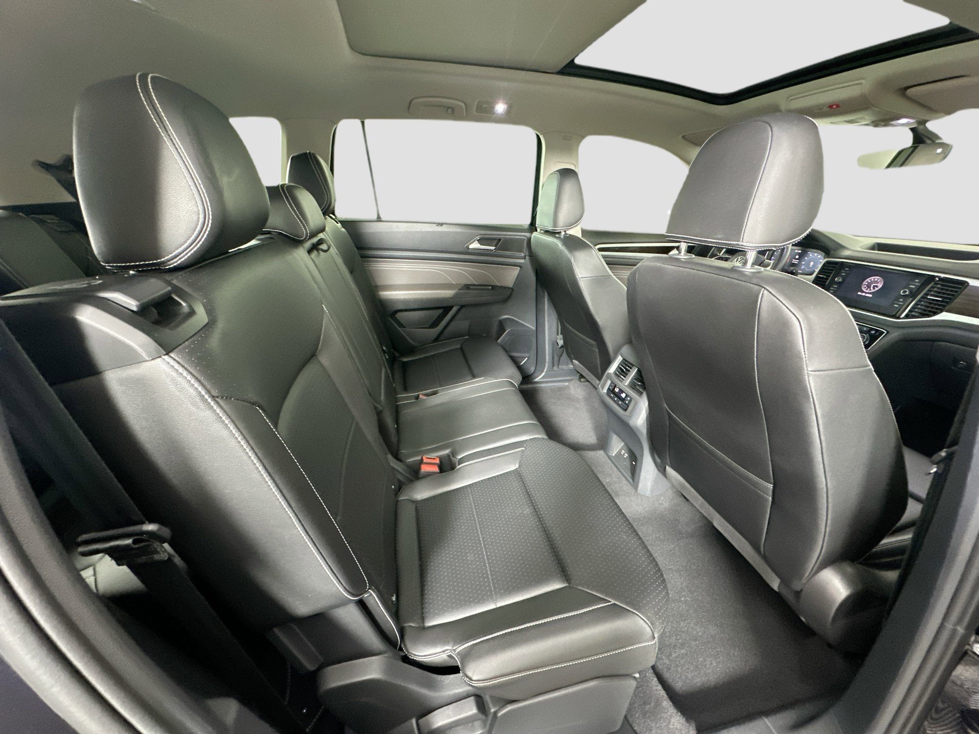 Used 2023 Volkswagen Atlas SE w/ Panoramic Sunroof Package image 28