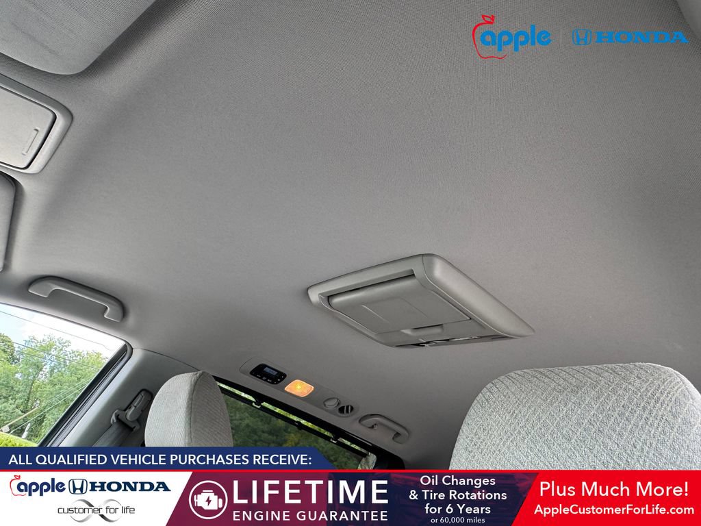 Used 2016 Honda Odyssey SE image 17