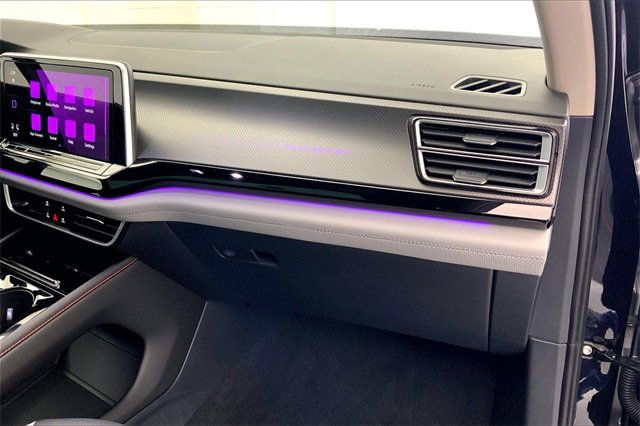 Used 2025 Volkswagen Atlas Peak Edition SE image 16