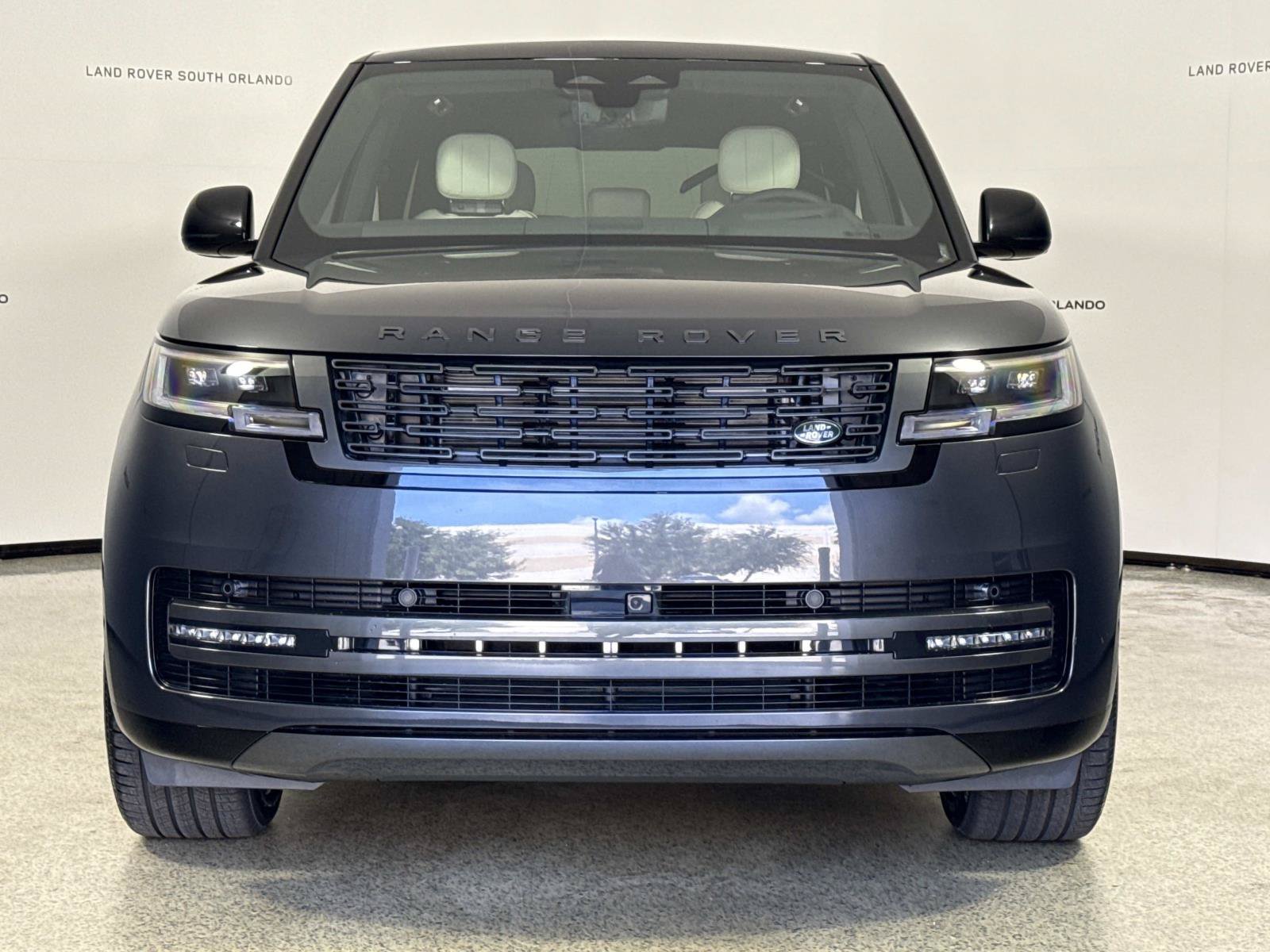 New 2026 Land Rover Range Rover Long Wheelbase SE AWD/4WD image 8