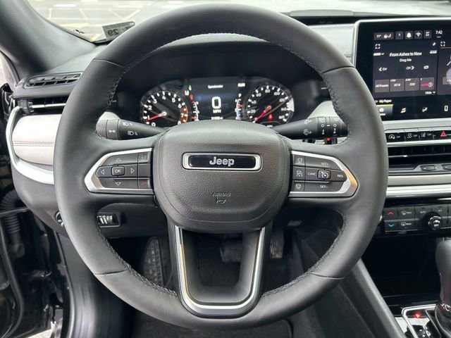 Used 2024 Jeep Compass Limited image 18