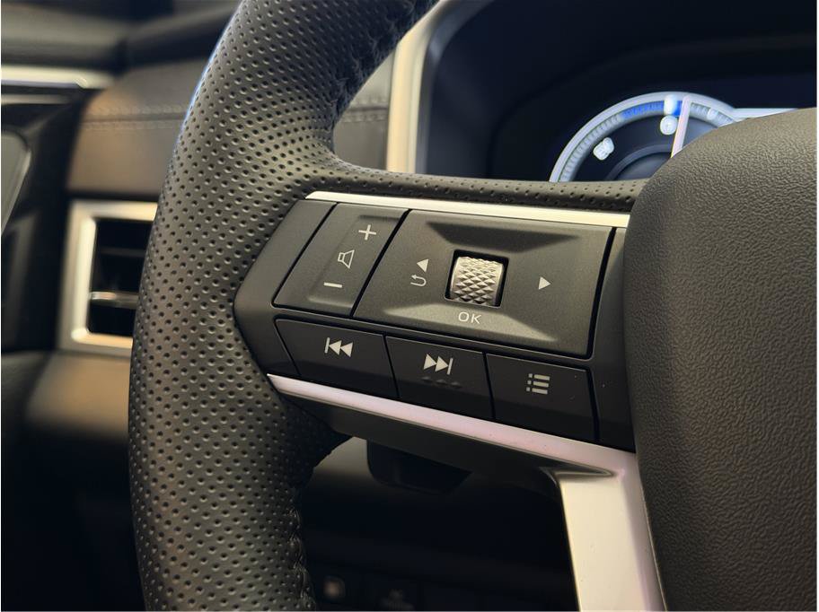 Used 2025 Mitsubishi Outlander 4WD Plug-In Hybrid image 18