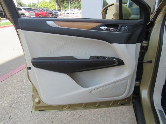 Used 2015 Lincoln MKC FWD w/ Equipment Group 102A Reserve image 13