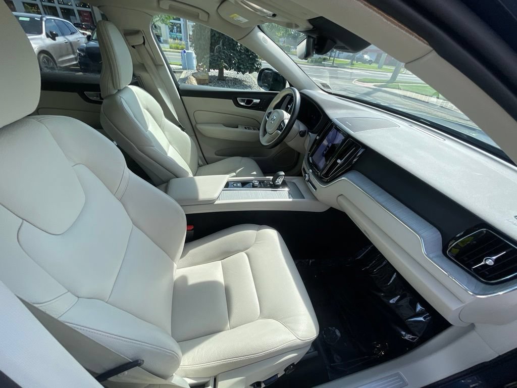 Used 2024 Volvo XC60 B5 Plus w/ Protection Package Premier AWD/4WD image 17