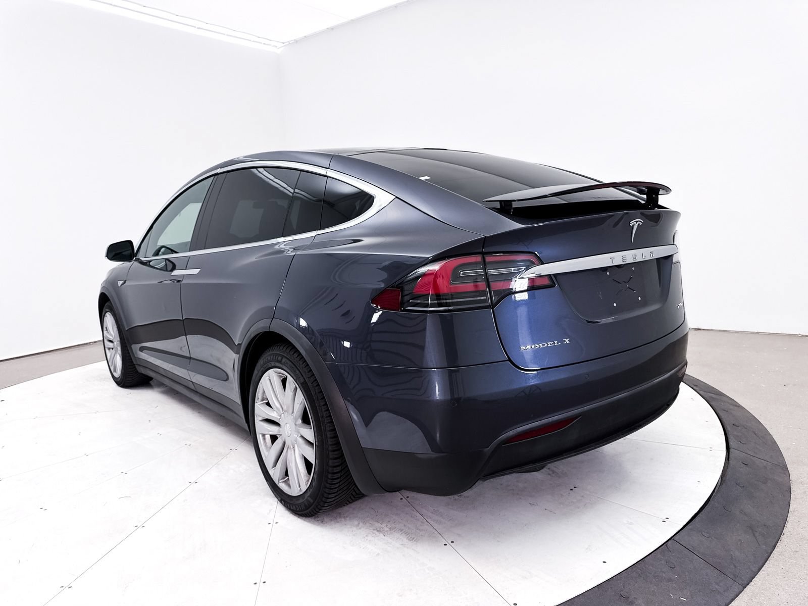 Used 2016 Tesla Model X Performance AWD/4WD image 17
