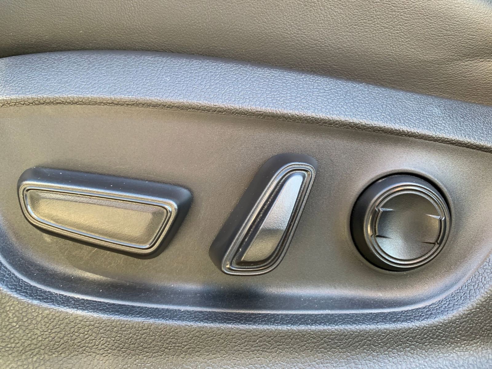 Used 2025 Toyota Crown XLE image 23