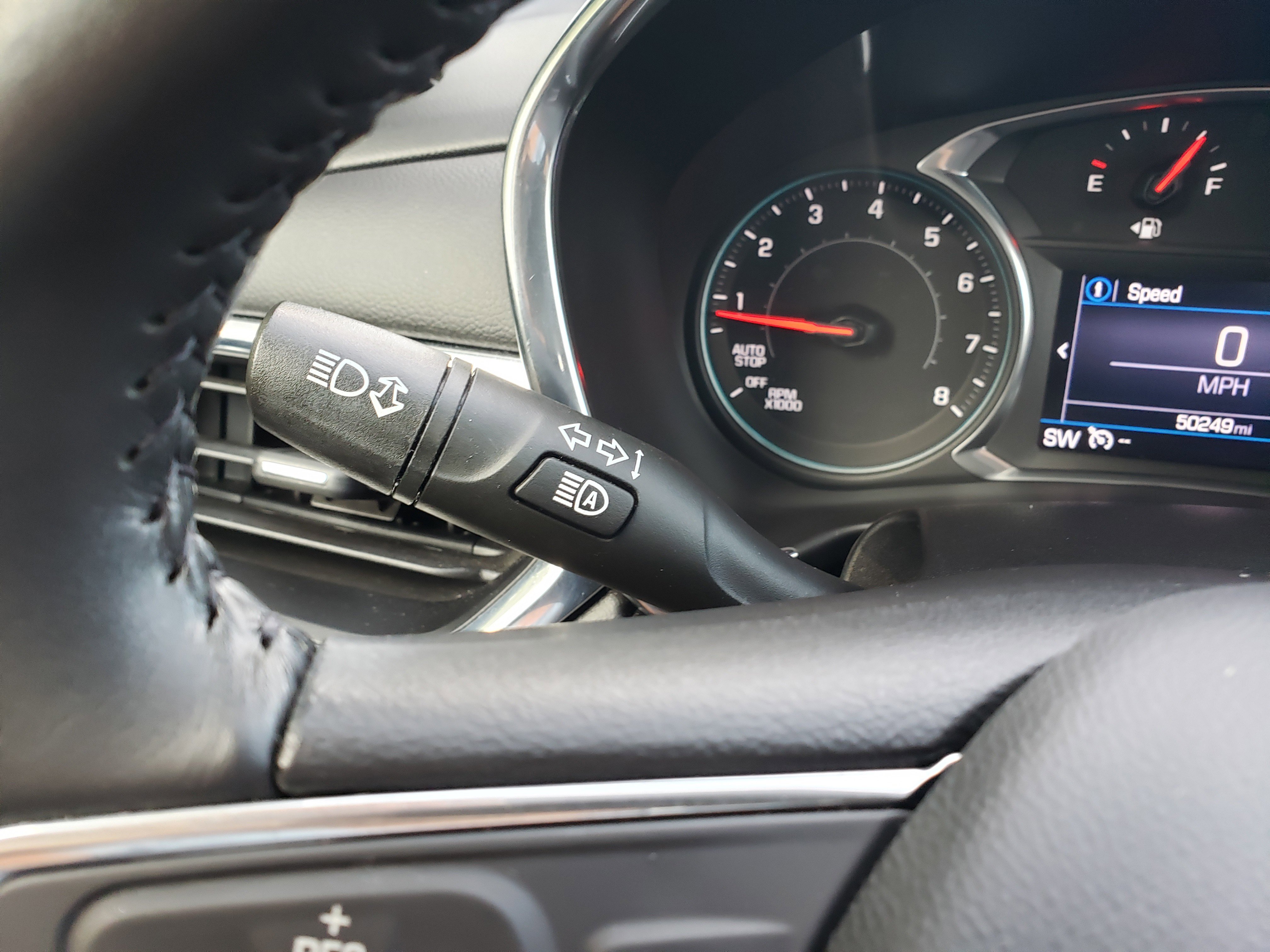 Used 2022 Chevrolet Equinox LT w/ Driver Convenience Package image 19