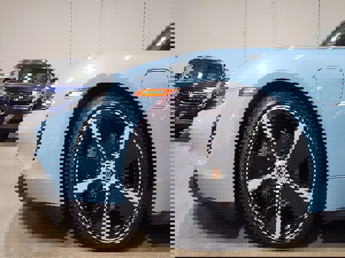 Used 2021 Porsche Taycan image 5