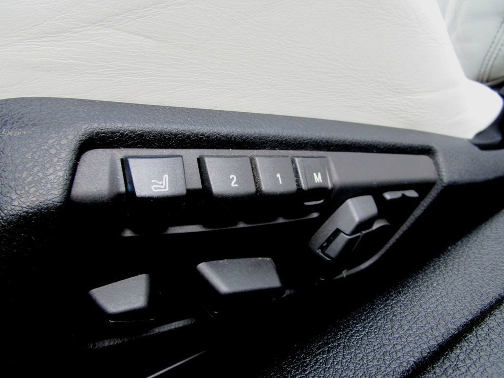 Used 2012 BMW M6 Convertible RWD image 28