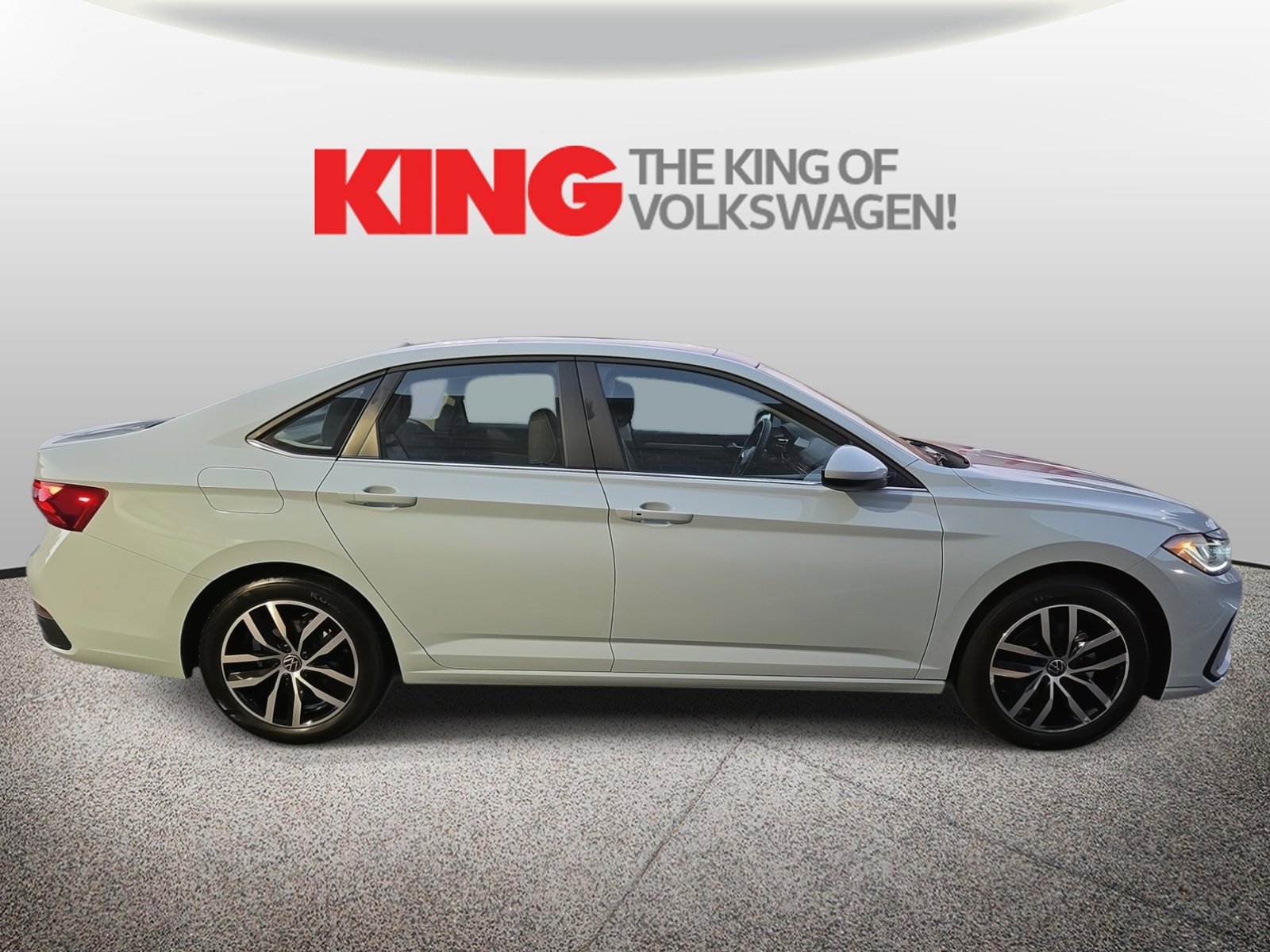 Certified 2025 Volkswagen Jetta SE w/ Sunroof Package image 8