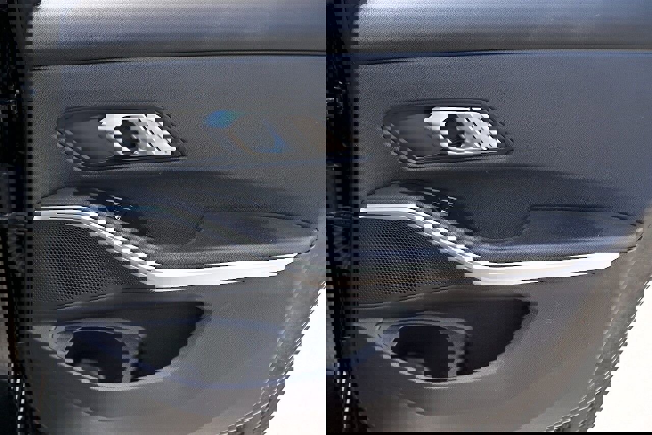 Used 2020 BMW 330i xDrive Sedan w/ M Sport Package image 15