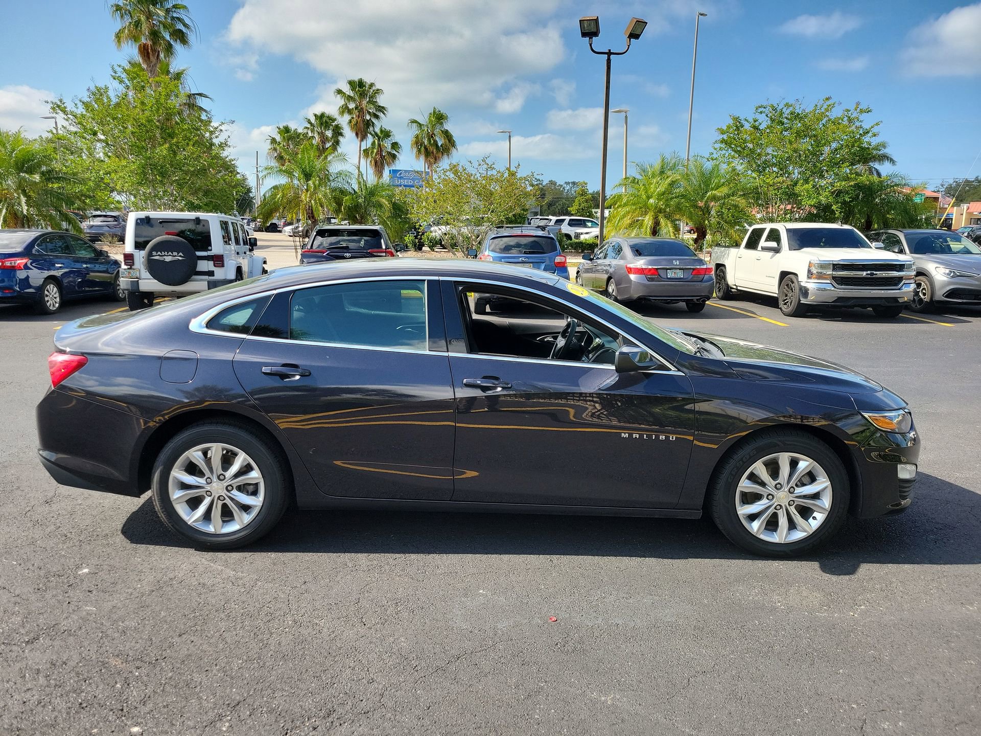 Used 2023 Chevrolet Malibu LT FWD image 5