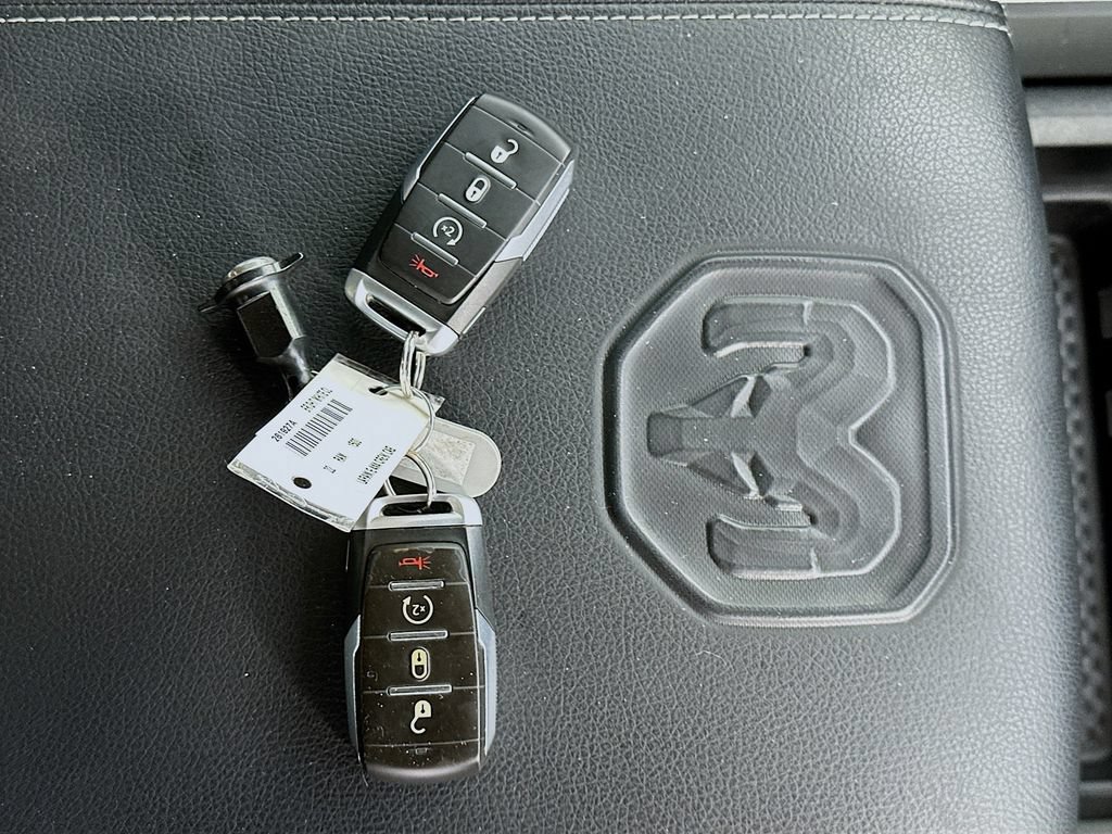 Used 2022 RAM 1500 Laramie AWD/4WD image 34