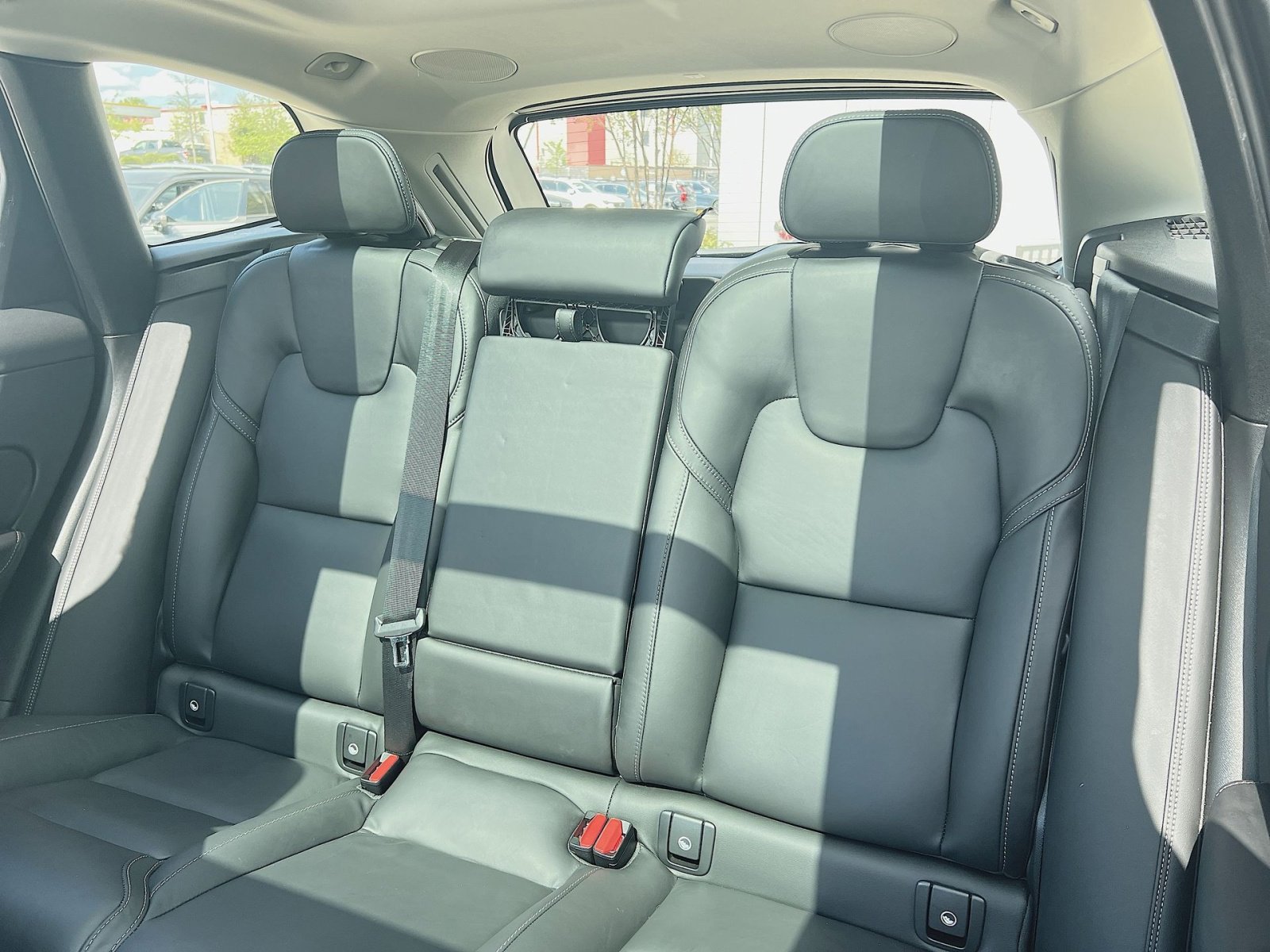 Certified 2023 Volvo XC60 B5 Ultimate w/ Climate Package AWD/4WD image 33