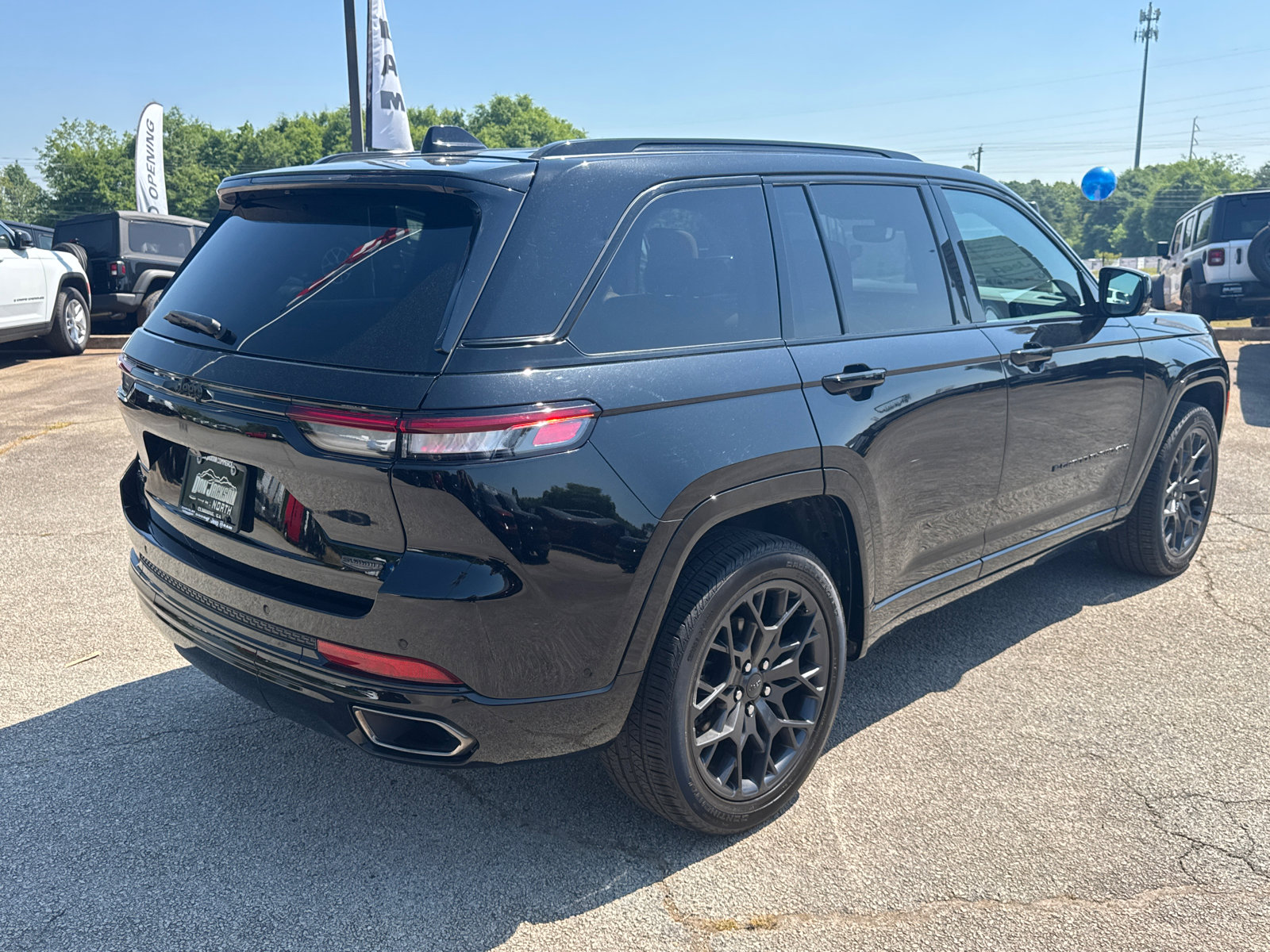 Used 2025 Jeep Grand Cherokee Summit AWD/4WD image 5