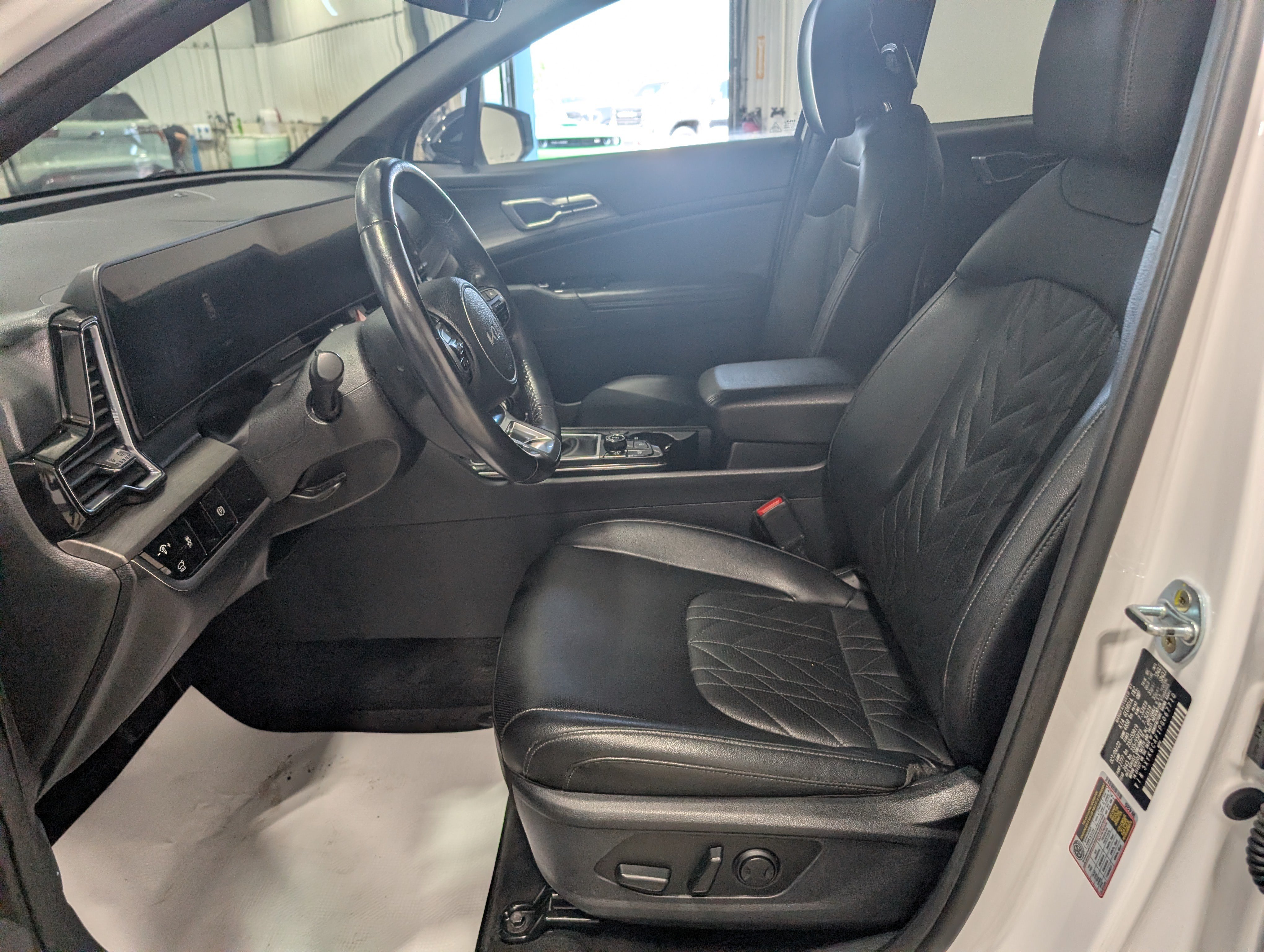 Used 2023 Kia Sportage X-Line w/ X-Line Premium Package AWD/4WD image 14