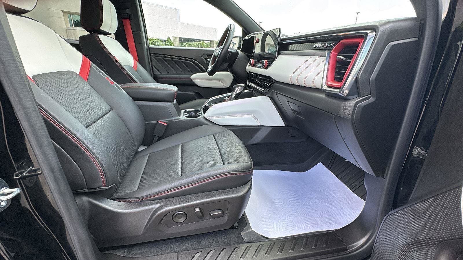 Used 2023 GMC Canyon AT4X AWD/4WD image 13