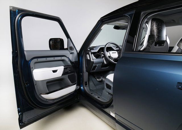 New 2026 Land Rover Defender 110 OCTA AWD/4WD image 25