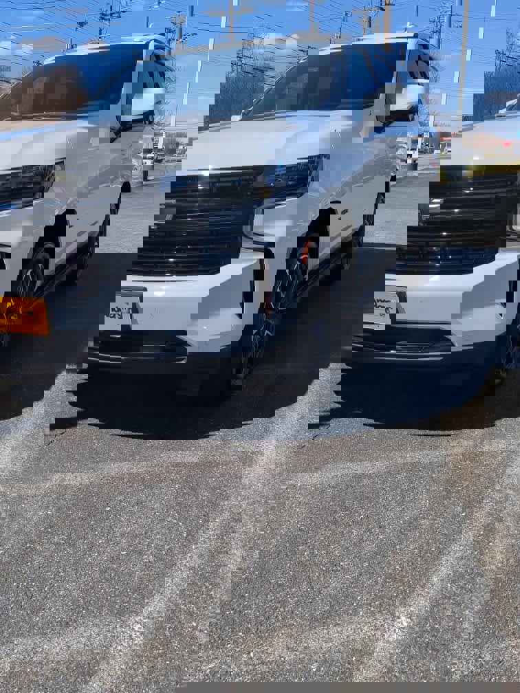 Used 2024 Chevrolet Tahoe RST w/ Luxury Package image 2