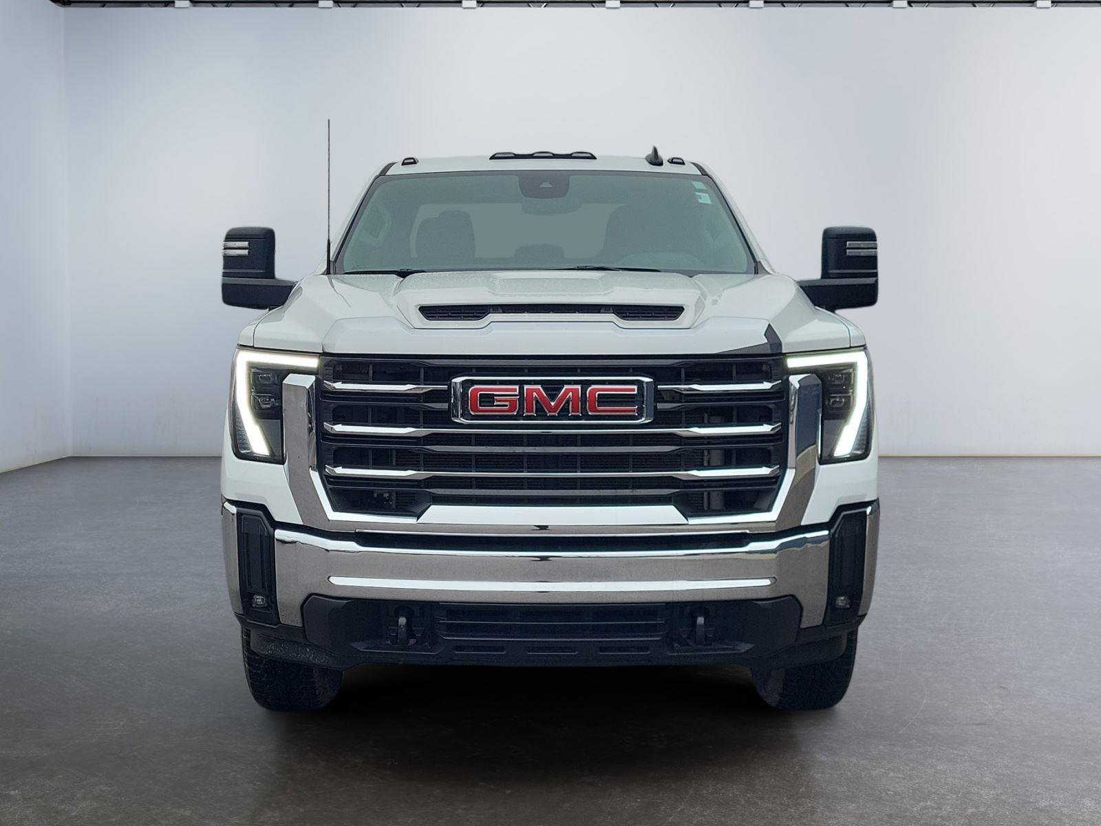 Used 2024 GMC Sierra 2500 SLE w/ SLE Value Package image 8