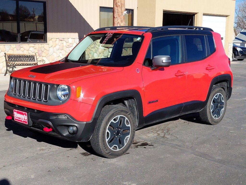 Used 2016 Jeep Renegade Trailhawk w/ Cold Weather Group AWD/4WD image 2