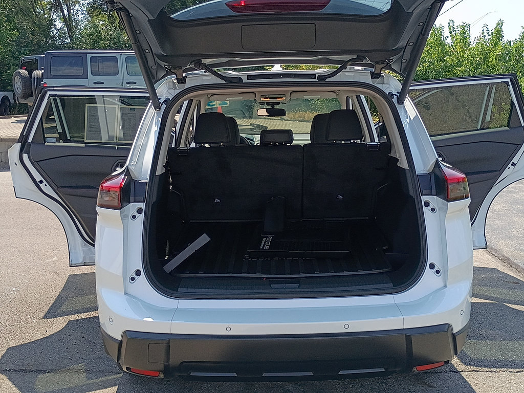 Used 2025 Nissan Rogue SV w/ Rock Creek Premium Package AWD/4WD image 14