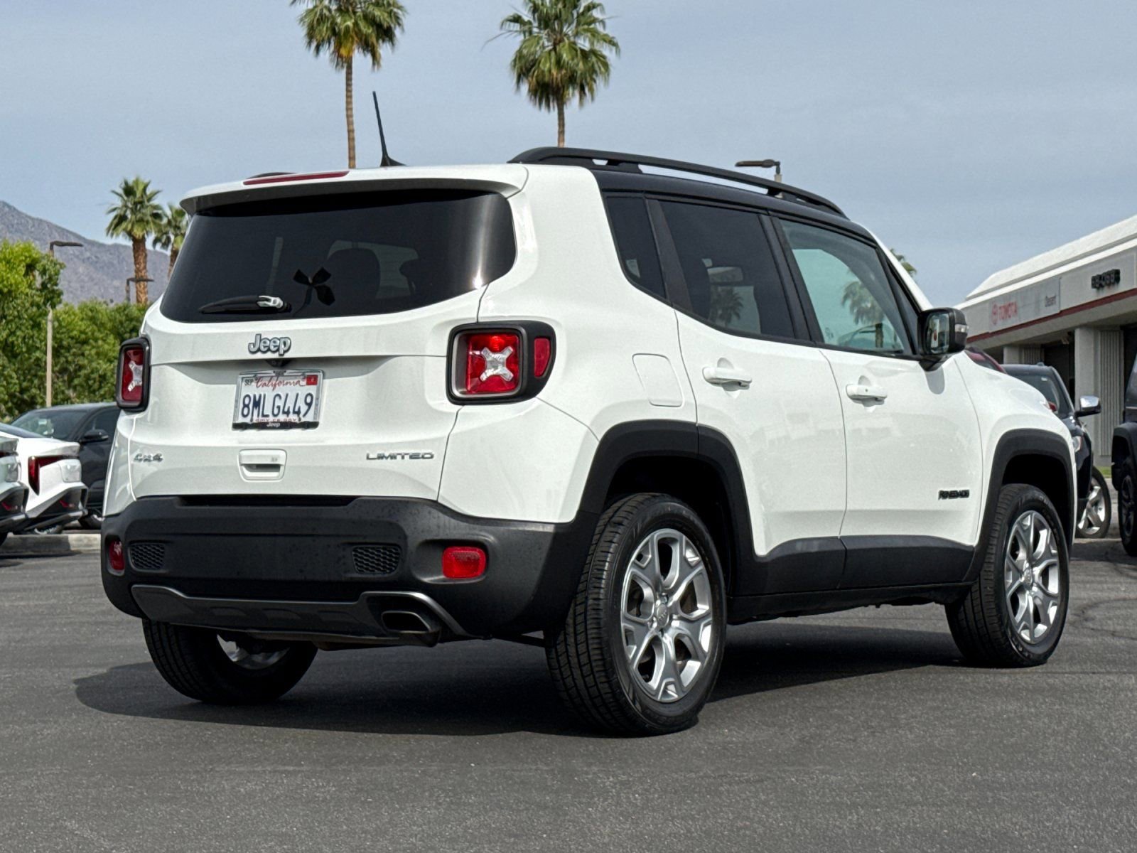 Used 2019 Jeep Renegade Limited w/ UConnect 8.4 Nav Group AWD/4WD image 3