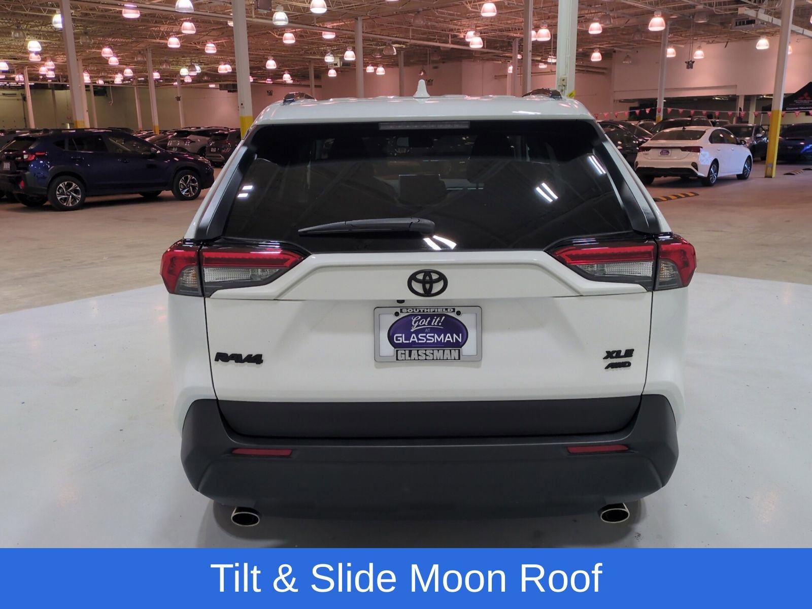 Used 2025 Toyota RAV4 XLE w/ Convenience Package AWD/4WD image 4