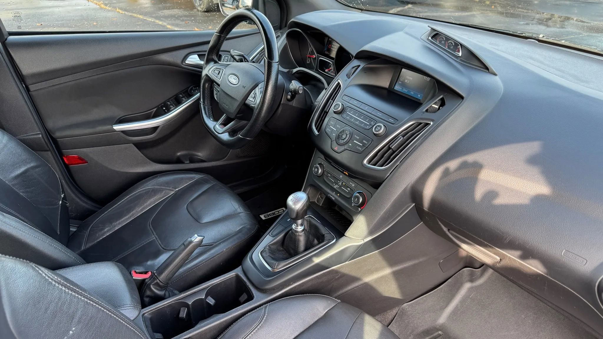 Used 2018 Ford Focus ST image 31