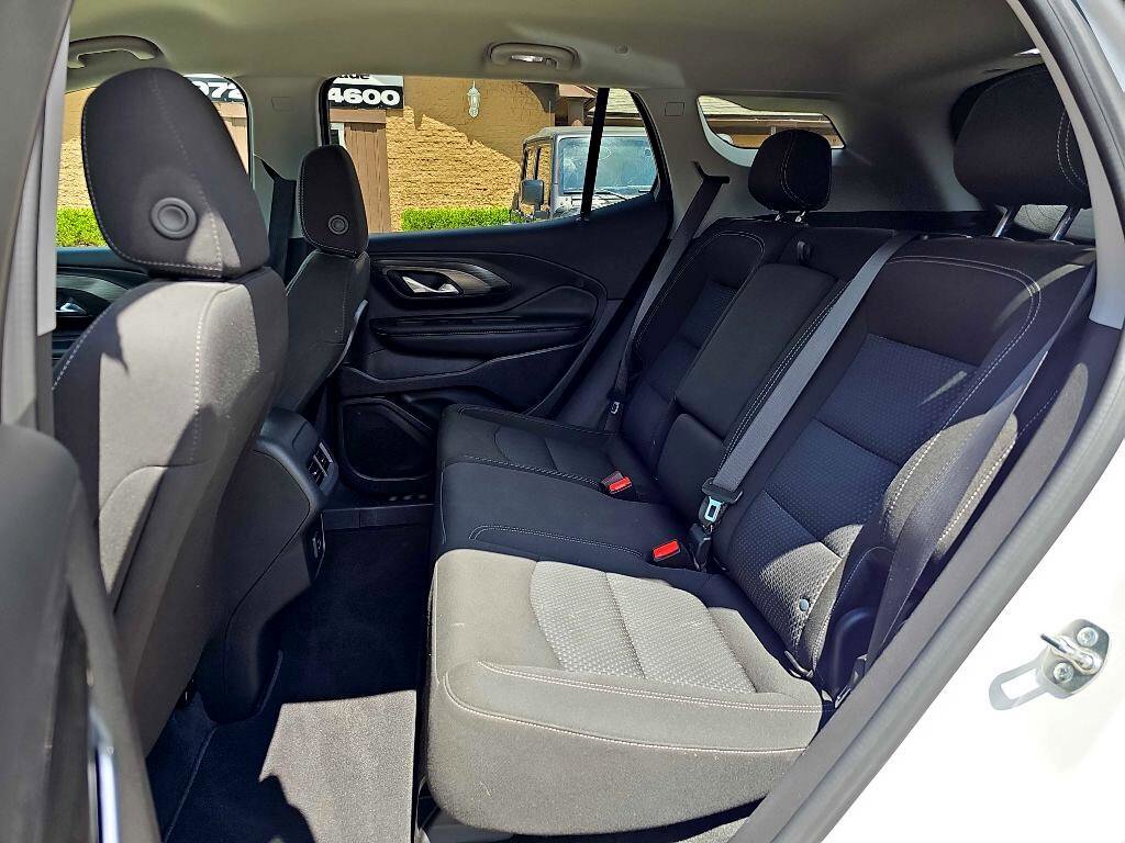 Used 2024 GMC Terrain SLE image 16
