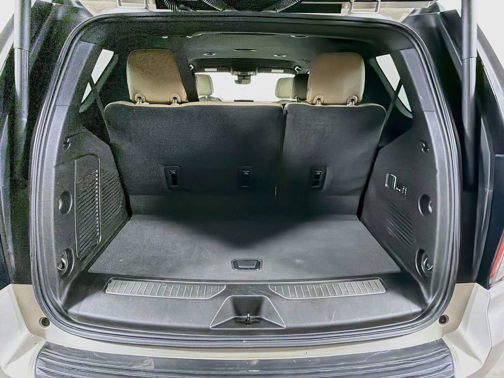 Used 2023 Chevrolet Tahoe Premier AWD/4WD image 23