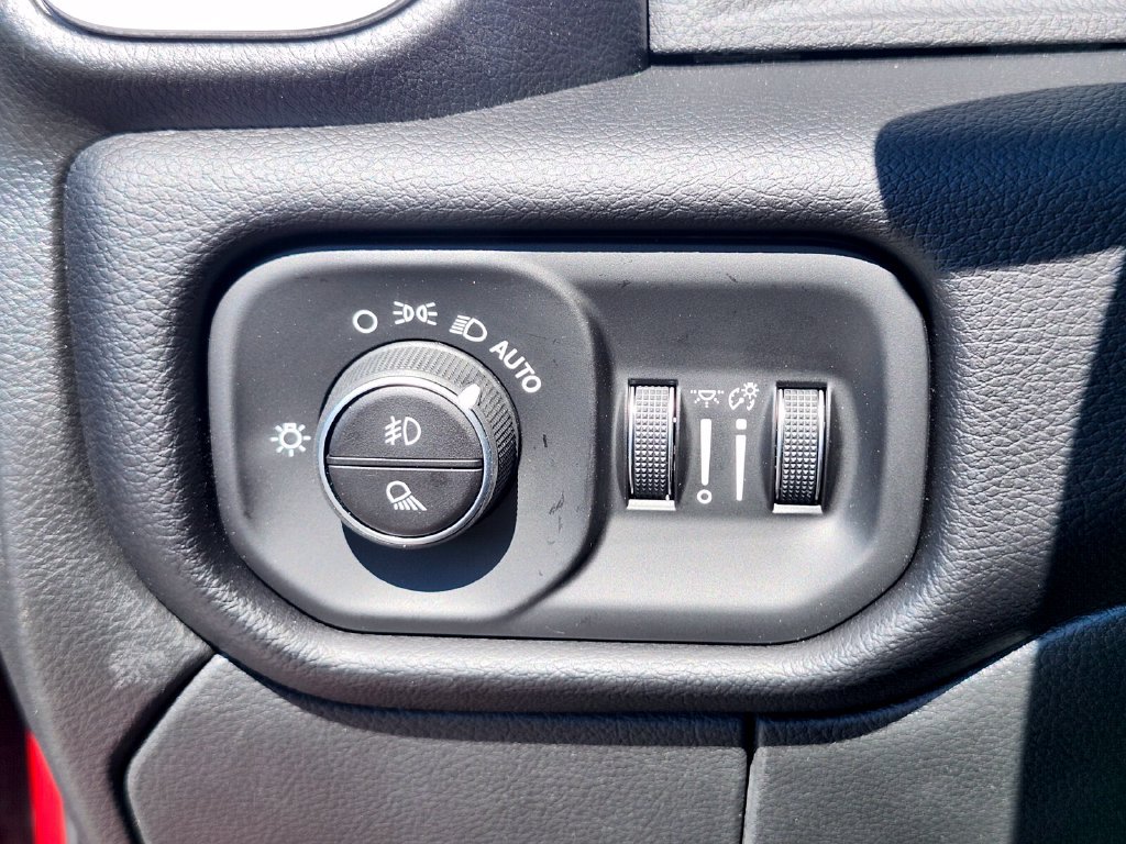 New 2026 RAM 2500 Laramie AWD/4WD image 24