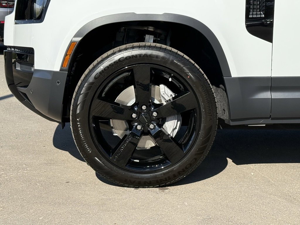 New 2026 Land Rover Defender 110 S image 10