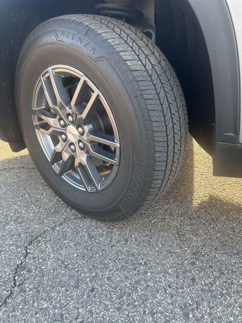 Used 2025 GMC Acadia Elevation AWD/4WD image 6