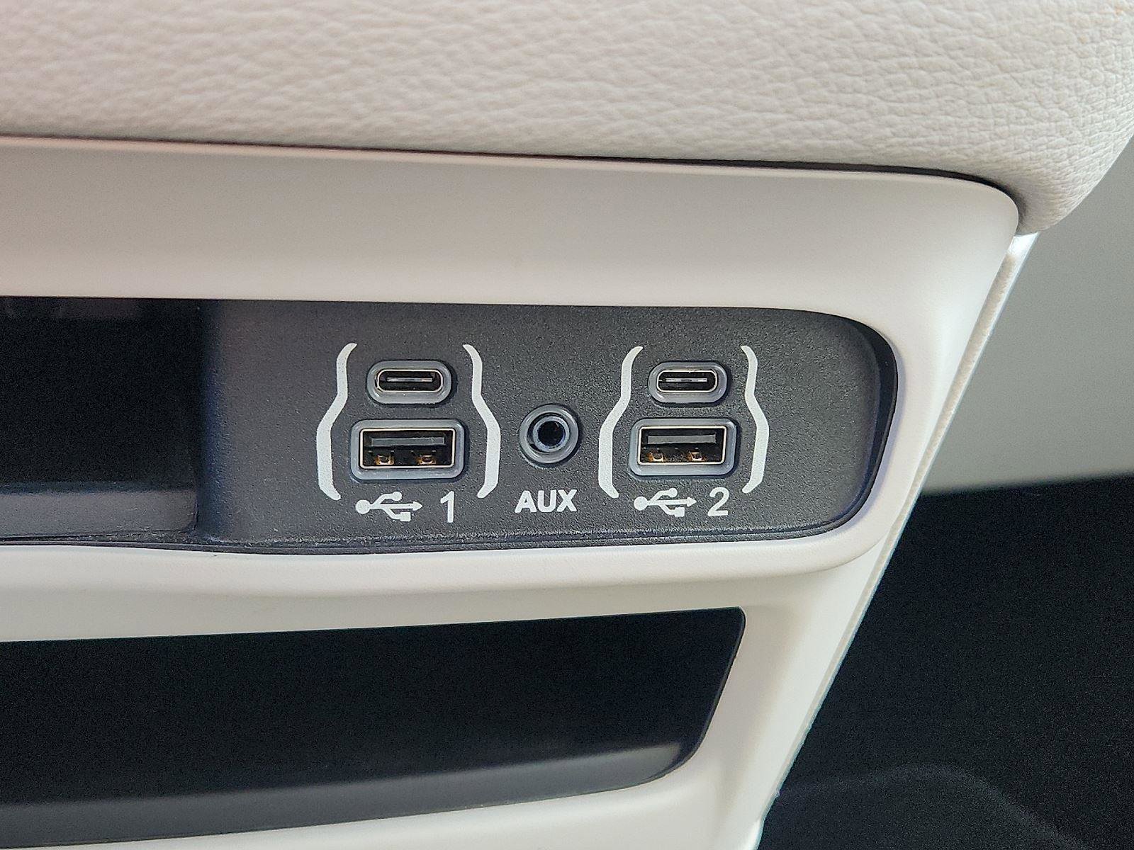 Certified 2021 Chrysler Pacifica Touring-L image 23