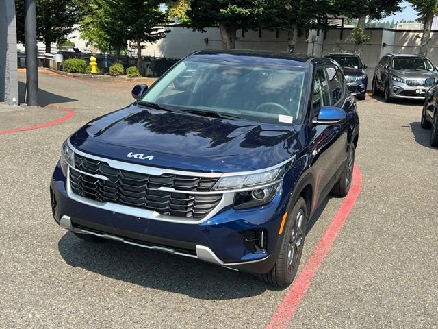 Used 2026 Kia Seltos LX AWD/4WD image 3
